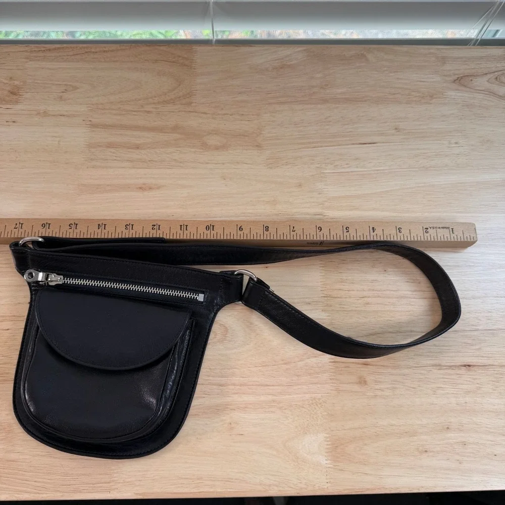 Vintage Neiman Marcus Black Faux Leather Zipper Festival Waist Belt Bag Concert